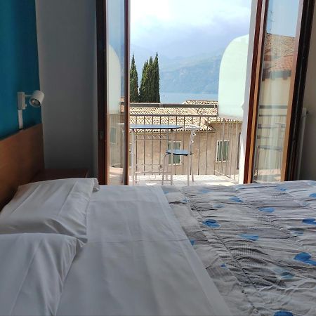 ברנצונה סול גארדה Hotel Luisa מראה חיצוני תמונה