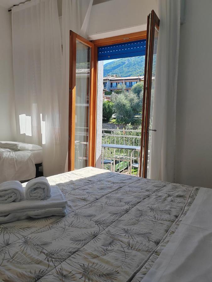 ברנצונה סול גארדה Hotel Luisa מראה חיצוני תמונה