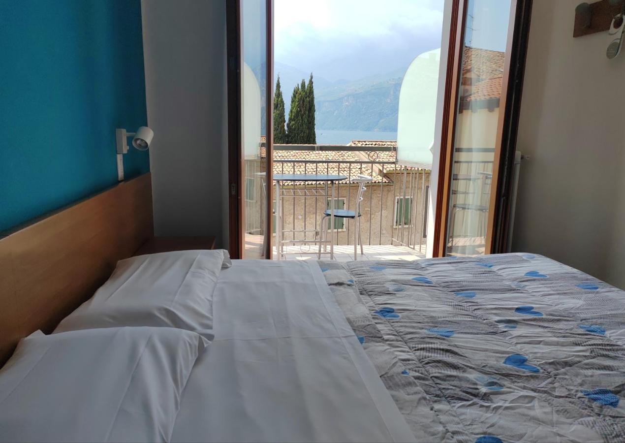 ברנצונה סול גארדה Hotel Luisa מראה חיצוני תמונה