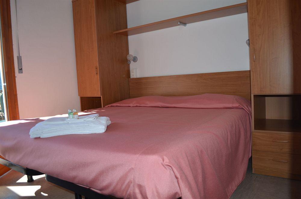 ברנצונה סול גארדה Hotel Luisa מראה חיצוני תמונה
